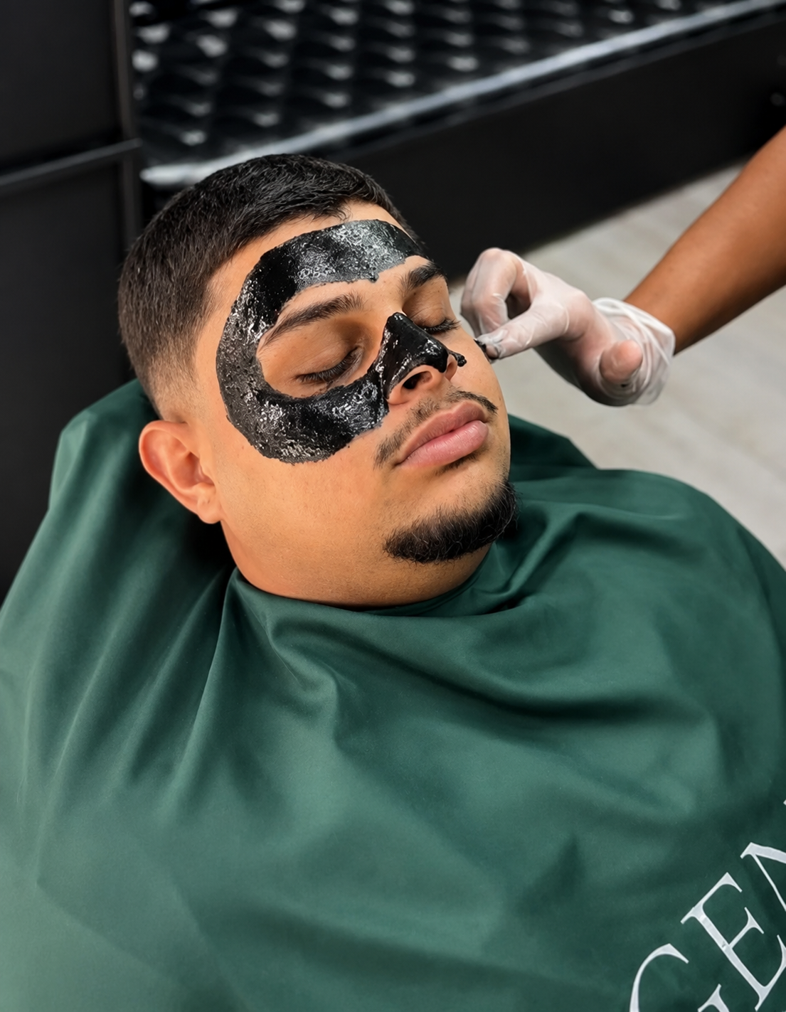 Tratamento de limpeza de pele masculina